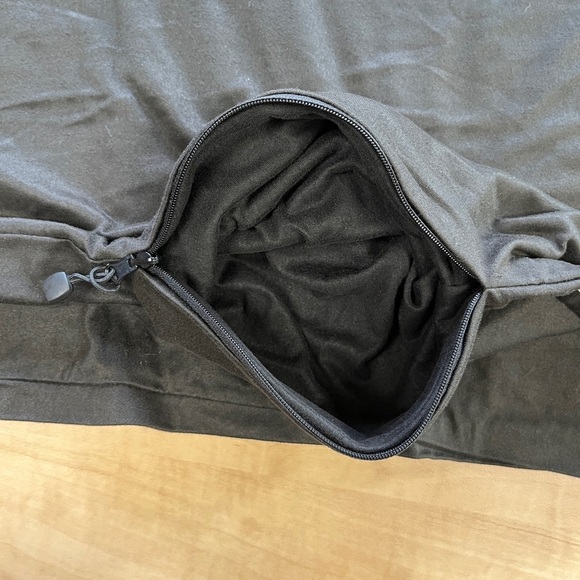 BEYOND YOGA Black Pocket Infinity Soft Scarf EUC - Picture 8 of 8